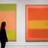 Descubra a vida e obra de Mark Rothko e sua busca pela expressão emocional e espiritual através do campo de cor.